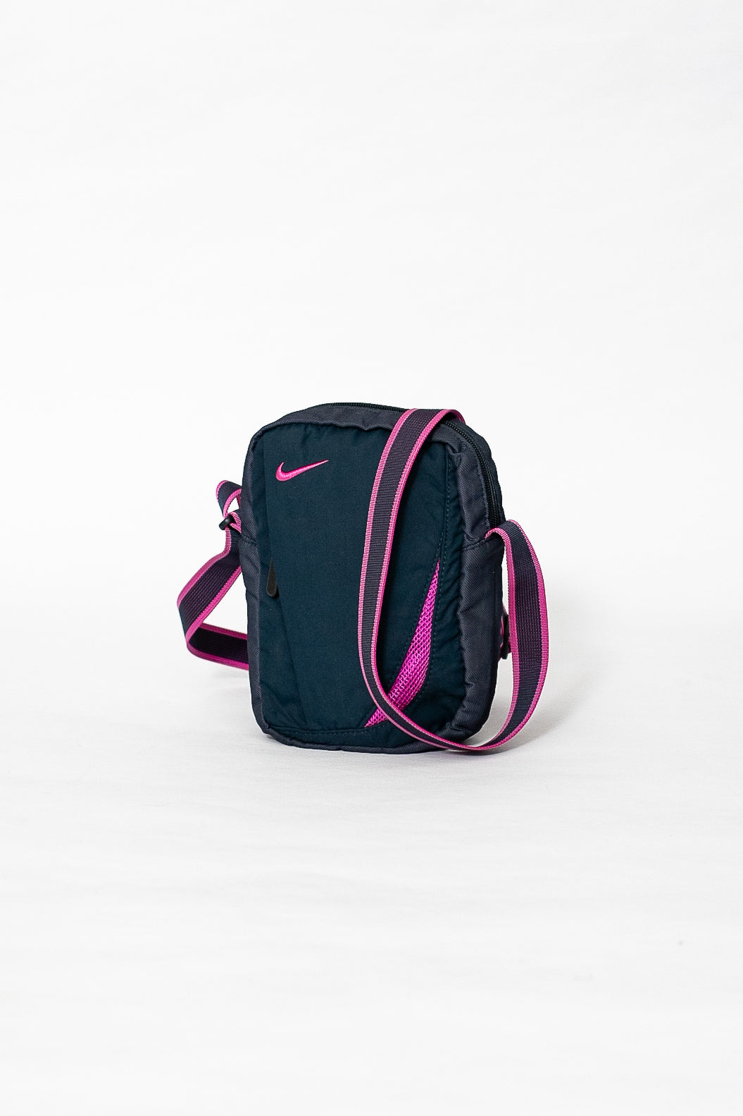 00s Nike Shoulder Bag