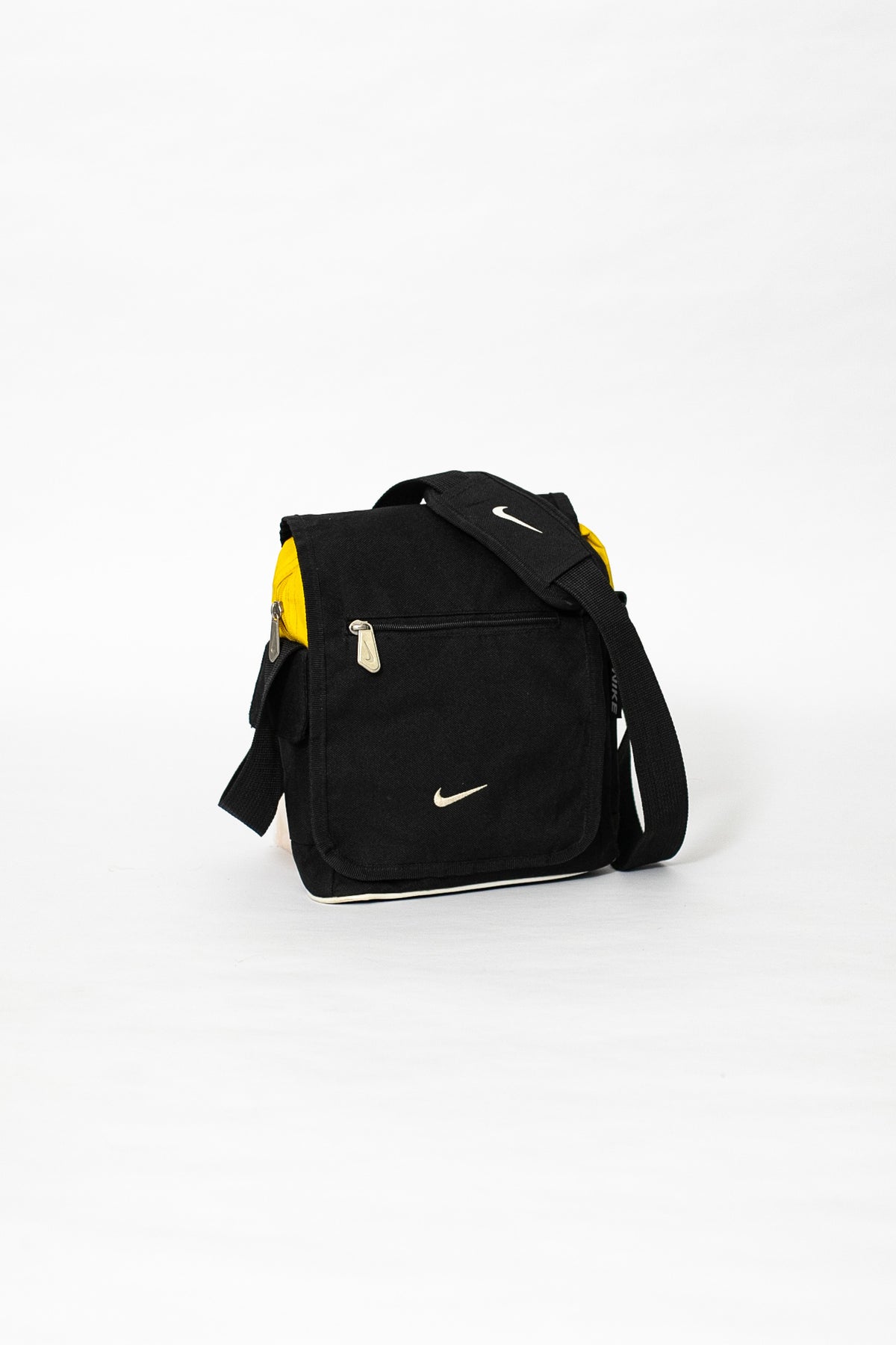 00s Nike Shoulder Bag