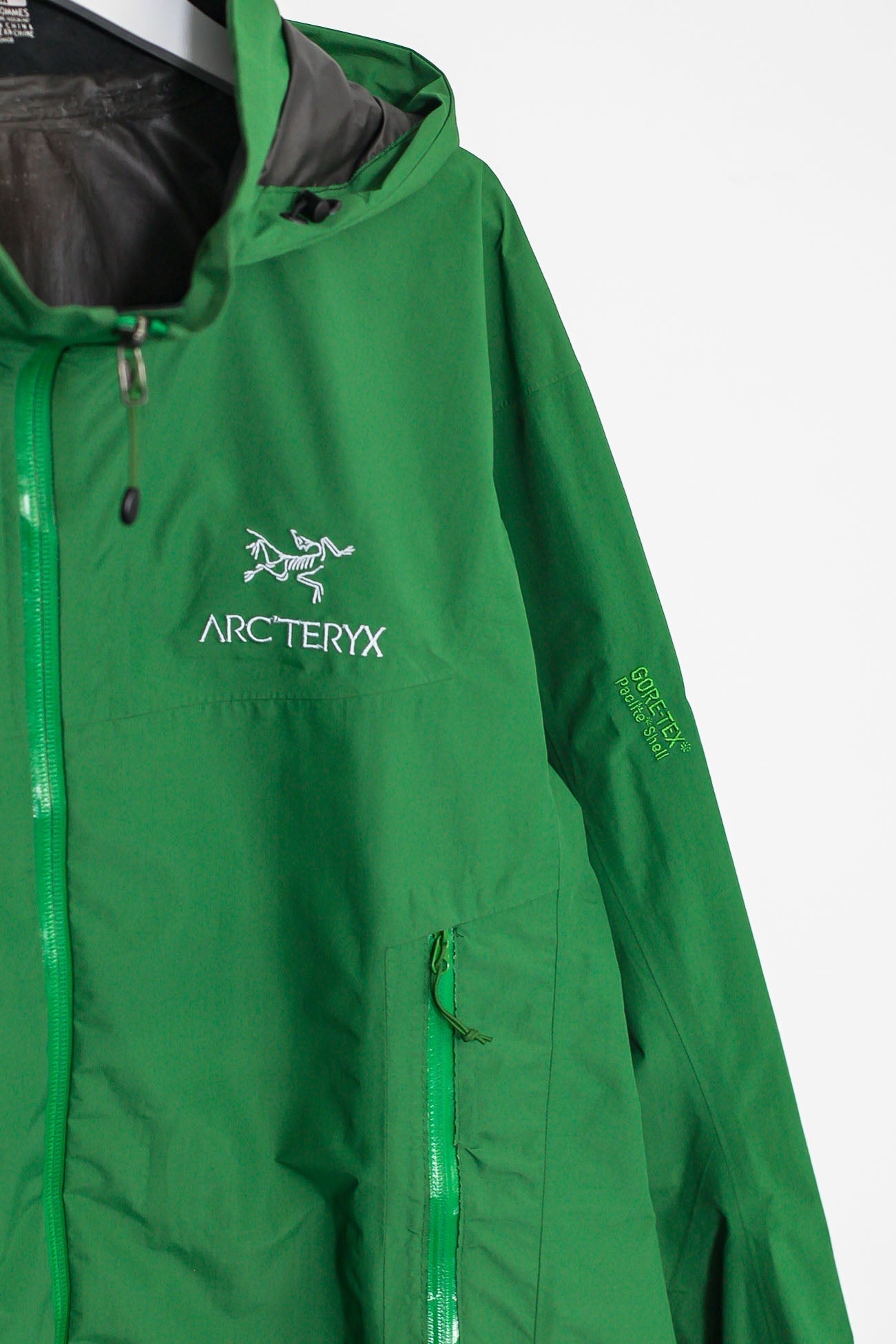 Arc'teryx Beta SL Gore-Tex Paclite Shell Jacket (M) – Stocked Vintage