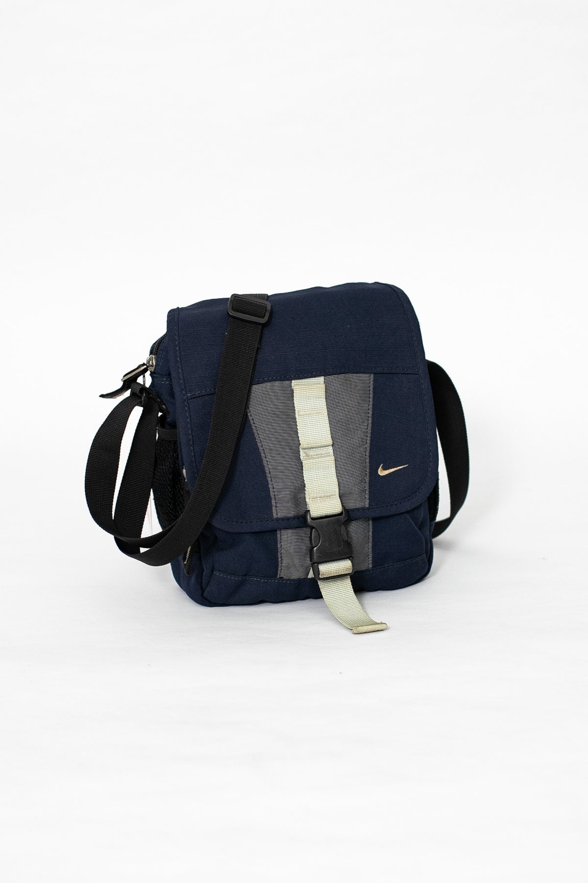 00s Nike Shoulder Bag
