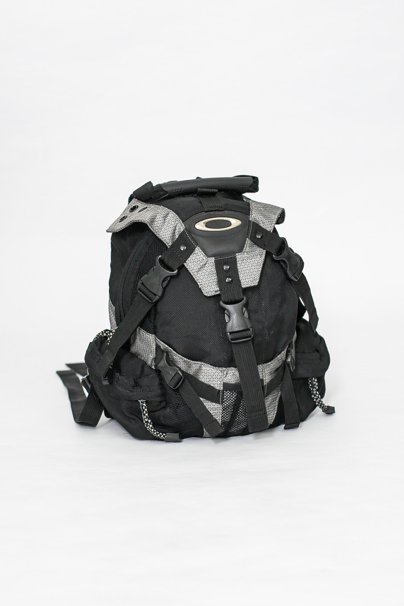 00s Oakley Software Icon 3.0 Technical Utility Backpack – Stocked ...